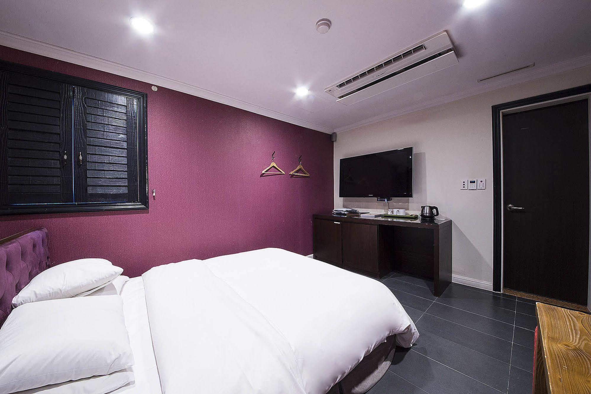 Mate Hotel Seoul Gimpo Exterior photo