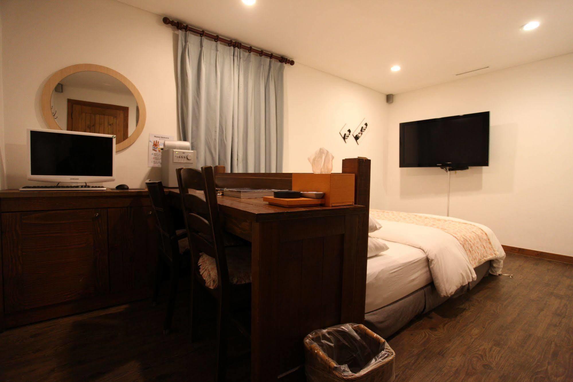 Mate Hotel Seoul Gimpo Exterior photo